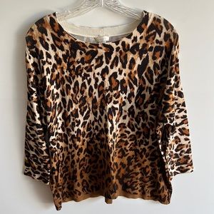 Chico’s size 1 (8/10) animal print light weight sweater